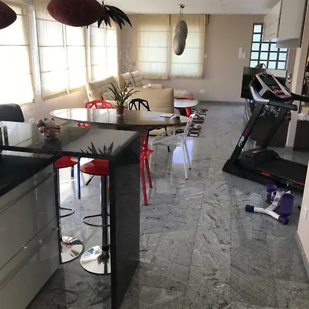 App 4 Pers Design Propre Clair Et Spacieux 100 M2 *